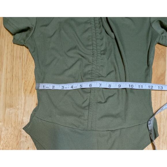 Army Green Bodysuit Womens Medium Ribbed Knit Ruched Stretchy Soft Tee One Piece - Picture 4 of 12